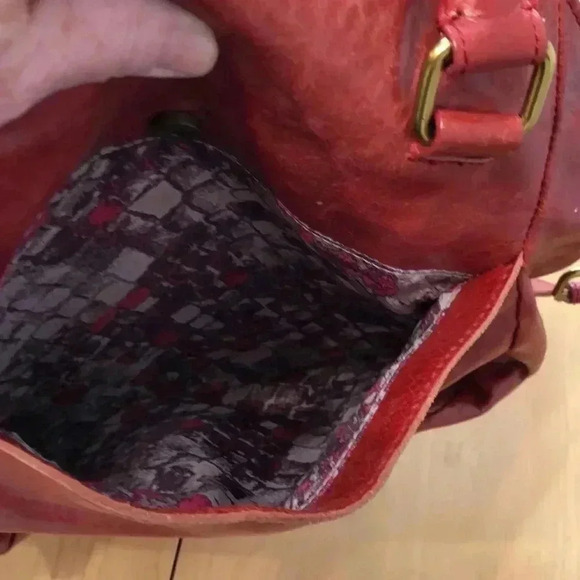 Elliott Lucca red leather satchel with double top handles and crossbody strap - Picture 5 of 9